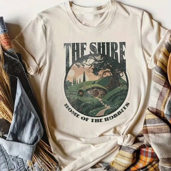 The Shire, Home of the Hobbits Tee, Almond, Size Medium, NWOT 🧌🚪 - Picture 1 of 12